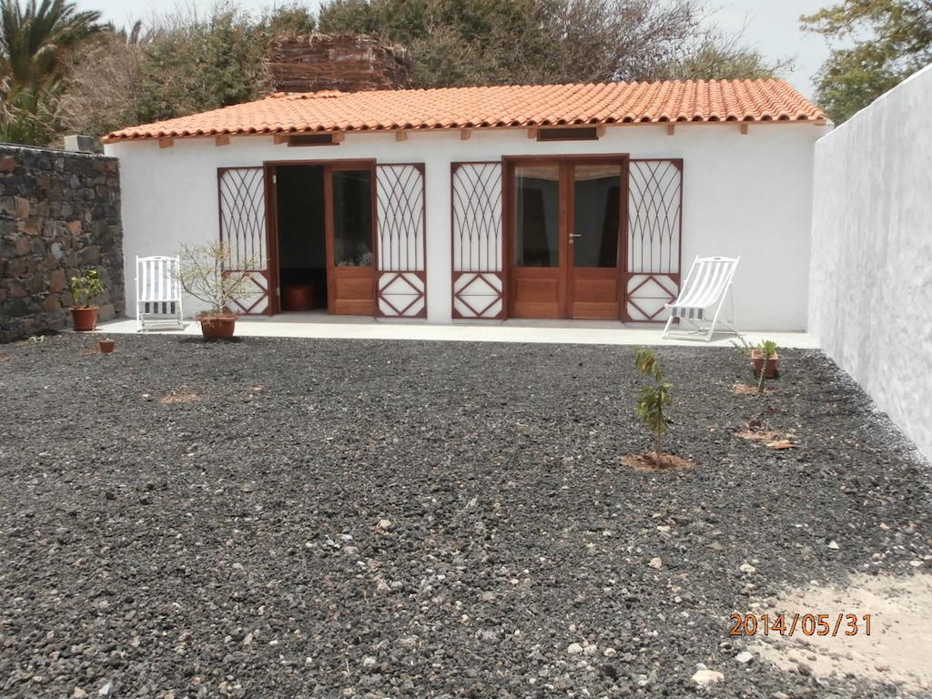 Villa Morabeza Guest House Mindelo Esterno foto